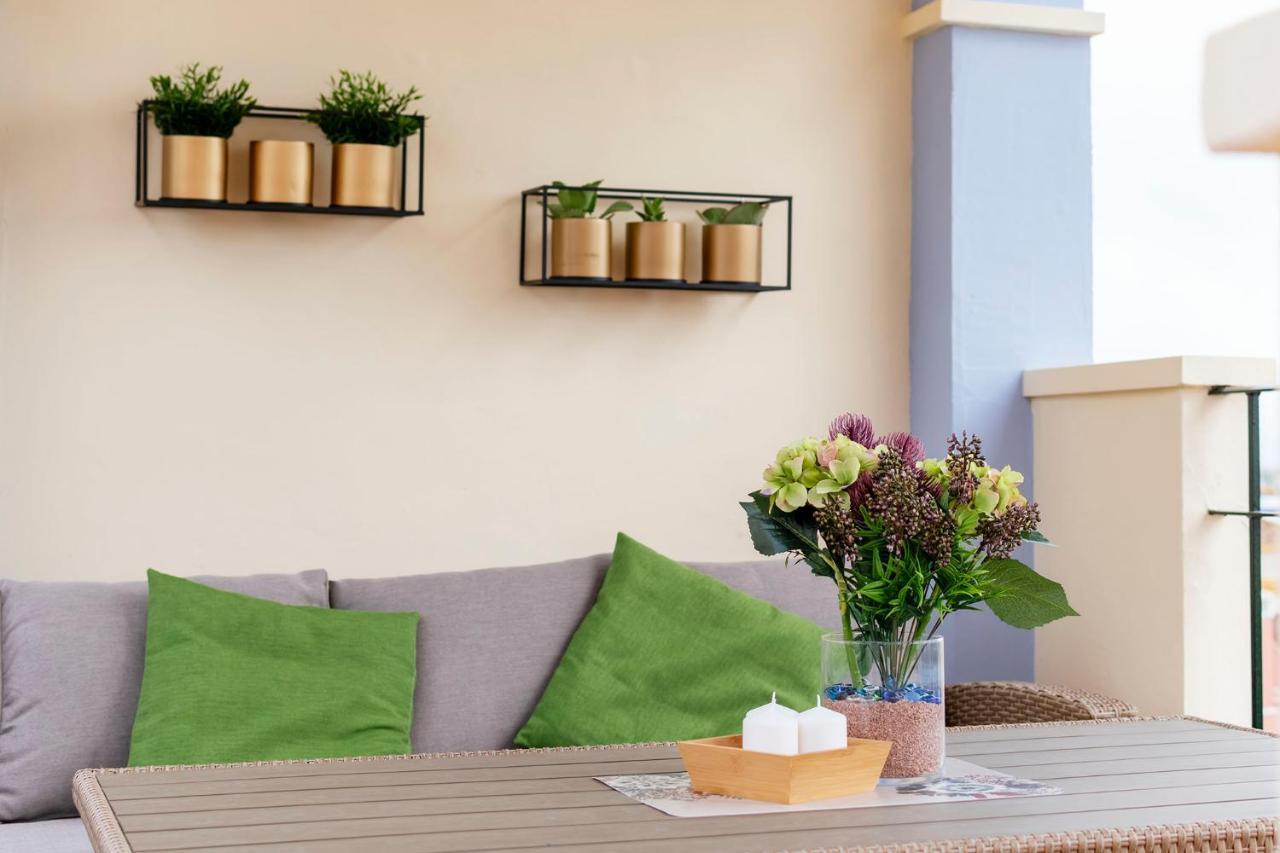 شقة Atico Con Terraza-Solarium Y Piscina 4-6 Personas Wifi A/C Roda المظهر الخارجي الصورة