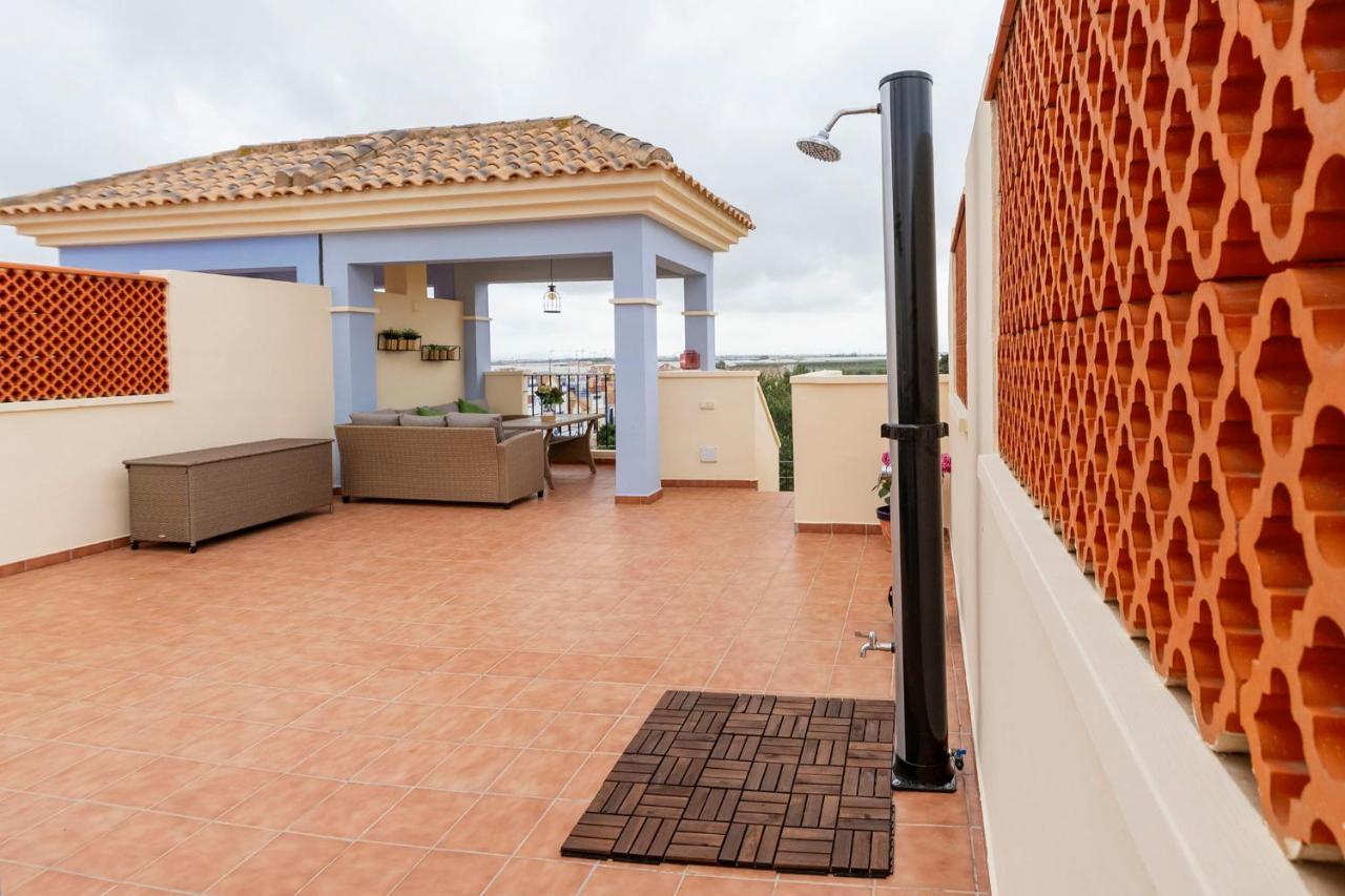 شقة Atico Con Terraza-Solarium Y Piscina 4-6 Personas Wifi A/C Roda المظهر الخارجي الصورة