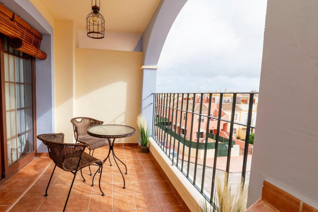 شقة Atico Con Terraza-Solarium Y Piscina 4-6 Personas Wifi A/C Roda المظهر الخارجي الصورة